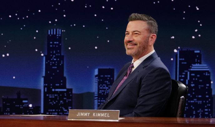 Jimmy Kimmel përjashtohet nga transmetimi për shkak të komenteve ndaj Charlie Kirk