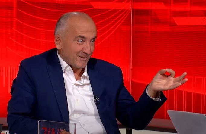 Muhaxheri për Kurtin: M’çuditi, e kish lëshu flamurin – s’pe lyp më Çakorrin
