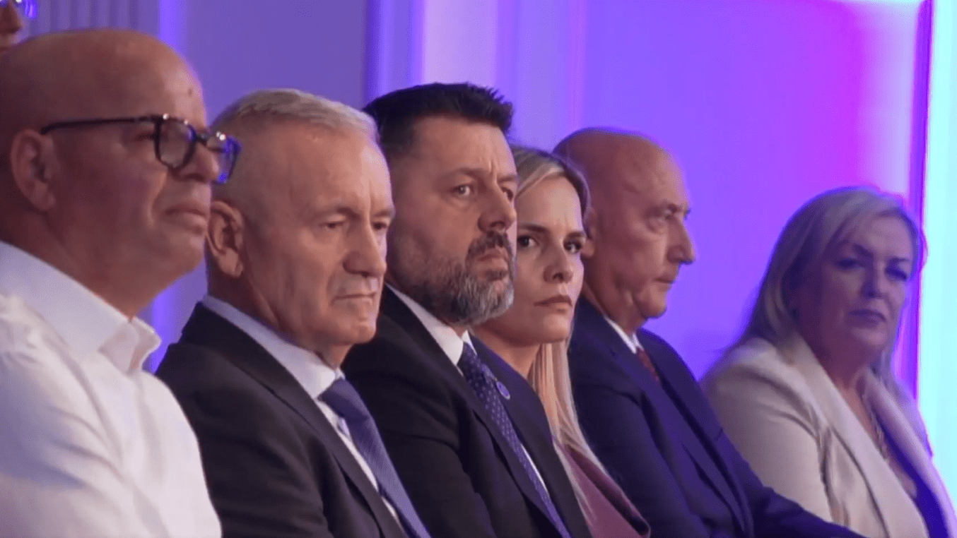 “Dritë për Komunat”, AAK-ja hap fushatën për zgjedhjet lokale