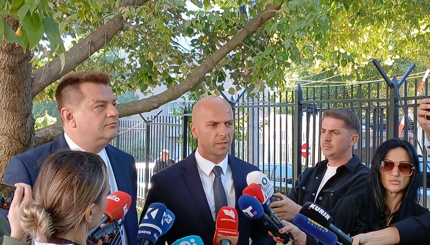 Simiq deklarohet pas paraqitjes në gjykatë: Jam absulutisht i pafajshëm
