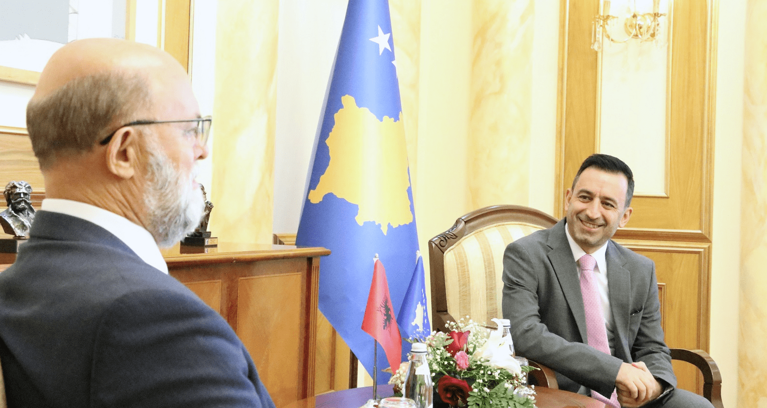 Basha i kërkon Shqipërisë mbështetje përballë “agresionit nga Serbia”