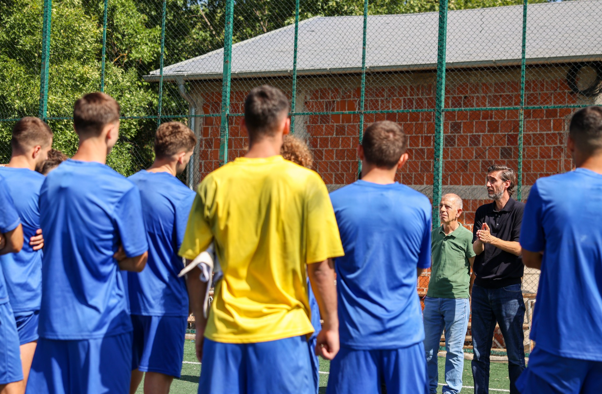 Ismaili takohet me futbollistët e rinj në Prishtinë: Do ta rrisim kujdesin ndaj klubeve sportive