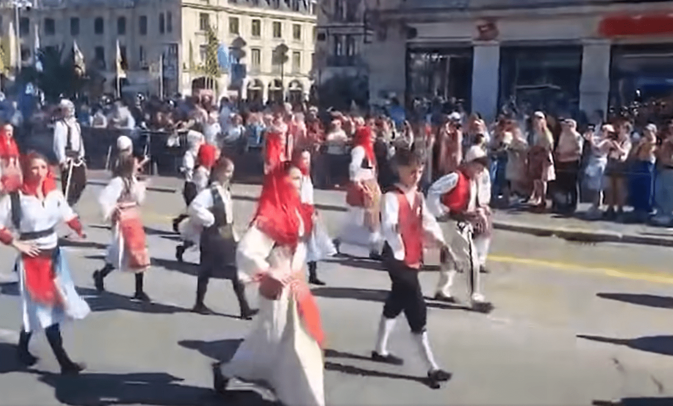 Veshjet tradicionale shqiptare parakalojnë në Oktoberfest