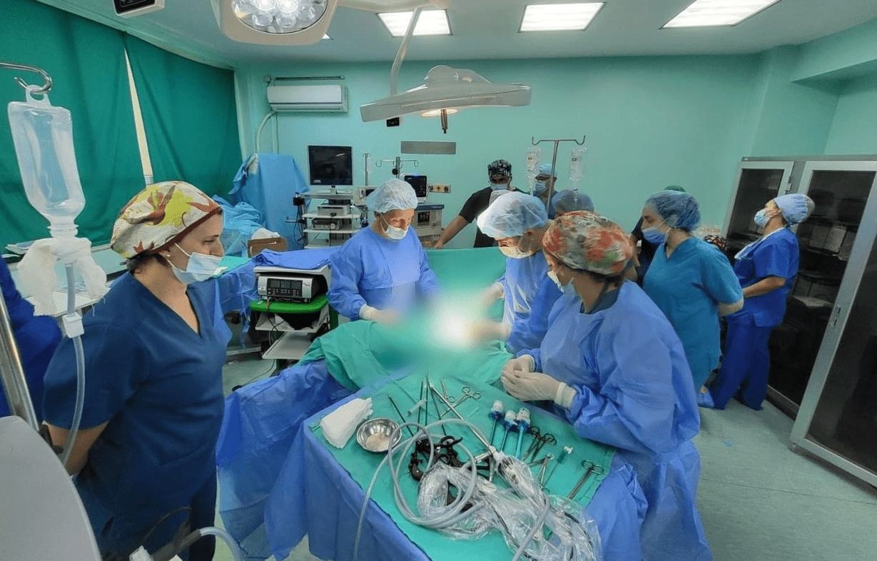 Në Klinikën Gjinekologjike për herë të parë kryhen dy operacione të rralla 