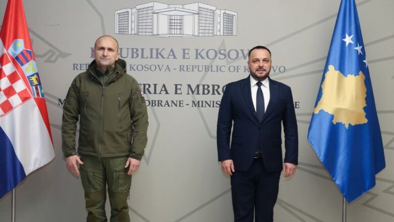 Piloti i përfshirë në aferën e spiunazhit në Kosovë, deklarohet ministri kroat i Mbrojtjes