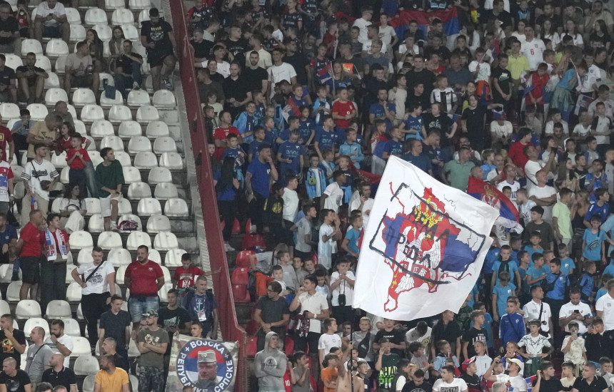 Thirrje “Kosova Serbia” në ndeshjen Serbi – Angli