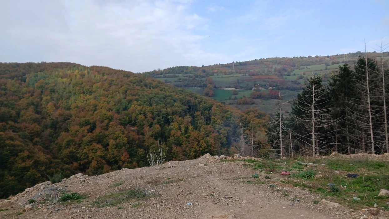 Sot nis inspektimi afër Novi Pazarit, dyshohet për varrezë masive