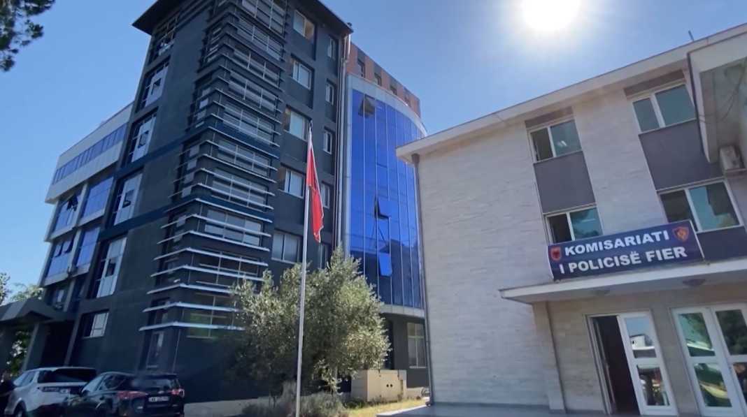 Fier: U përplas me makinë nga një 17-vjeçar, vdes në spital babai i tre fëmijëve