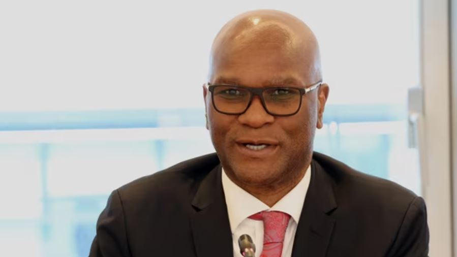 Vdes në rrethana misterioze ambasadori i Afrikës së Jugut në Francë
