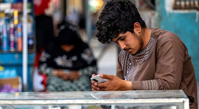 Ndërpritet telekomunikacioni në Afganistan nga talebanët 