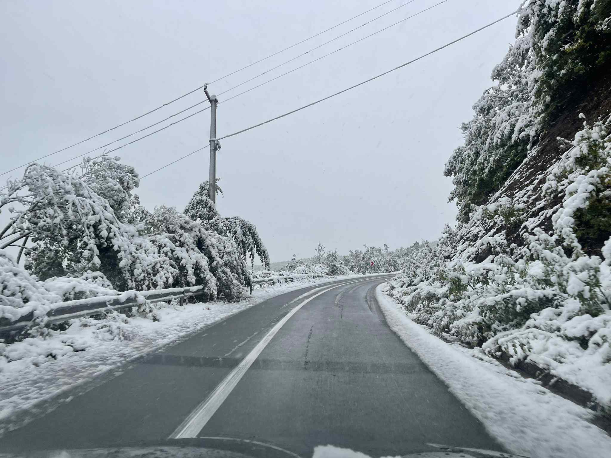 Bora e mbulon Kosovën – Parashikimi i motit për ditën e premte