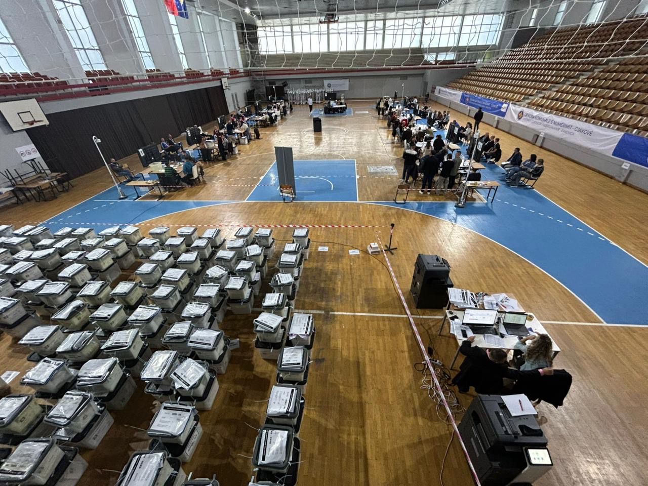 KQZ: Deri në orën 12:00 janë verifikuar rezultatet nga 845 vendvotime për kryetarë dhe 792 për kuvende komunale