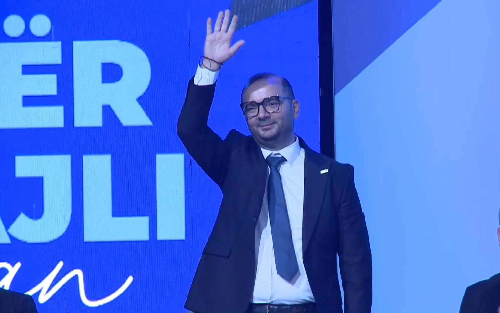 Arbër Ismajli iu drejtohet me një mesazh qytetarëve të Gjilanit pasi siguroi balotazhin