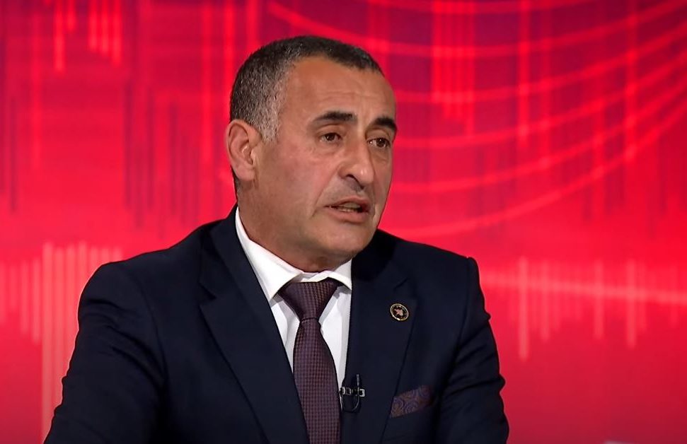 AAK: Me asnjë çmim nuk përfshihemi në Qeverinë Kurti 3