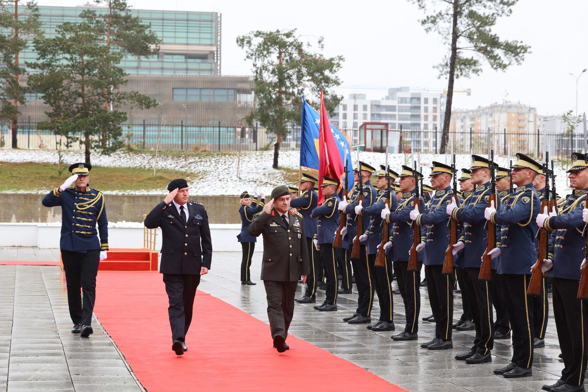 Gjeneral Jashari e pret Shefin e Mbrojtjes së Turqisë