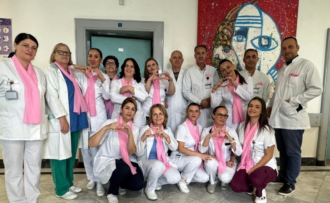 Klinika e Kirurgjisë Torakale bashkohet në ndërgjegjësimin ndaj kancerit të gjirit