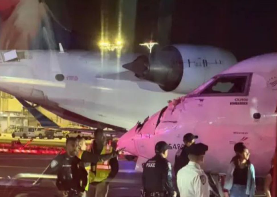 Përplasen gjatë fluturimit dy avionë në New York, krahu i njërit prej tyre shkëputet