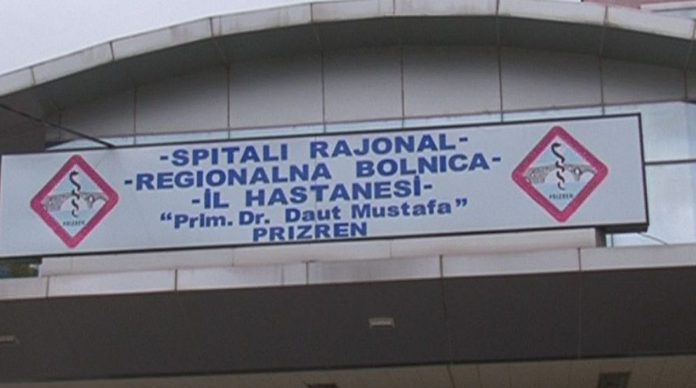 Në gjendje të rëndë, grua dhe vajza e mitur pas sulmit me thikë