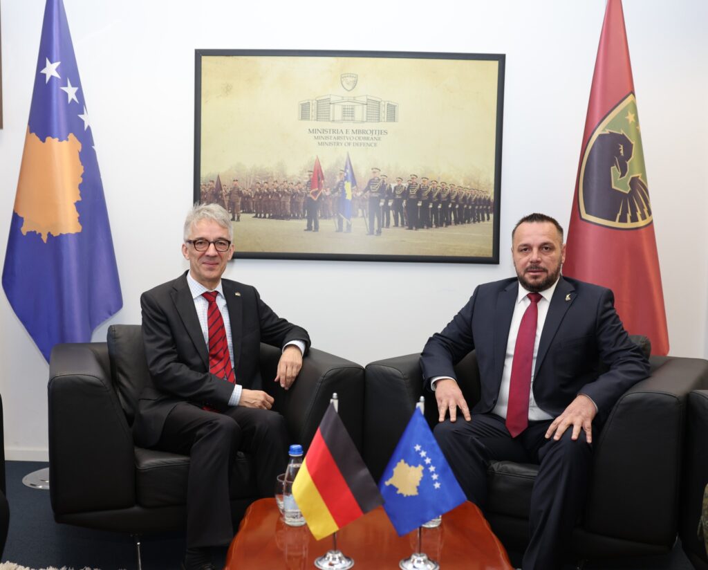 Maqedonci takohet me Ambasadorin e Gjermanisë, e informon për kapacitetet aktuale të FSK-së