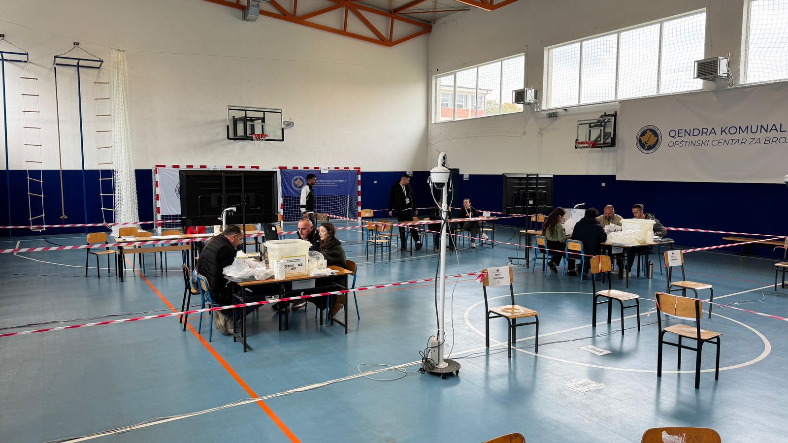Elezi: KQZ numëron votat e kandidatëve për asamble nga mbi 200 vendvotime