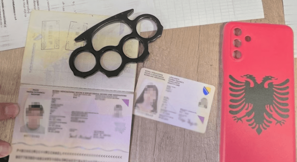 Serbia arreston dy shtetas të Bosnjës që mbanin simbole të flamurit shqiptar
