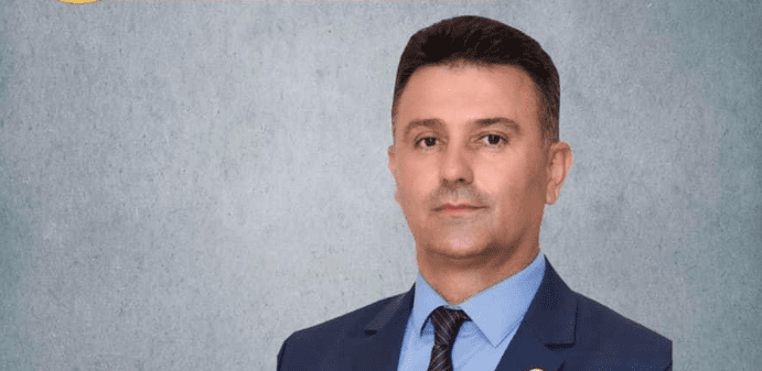 Nënkryetari i Gjakovës sulmohet fizikisht para objektit të Komunës, bëhet për spital