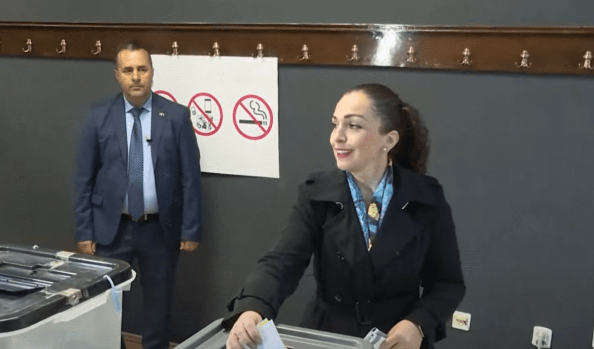 Osmani hedh votën në zgjedhjet lokale