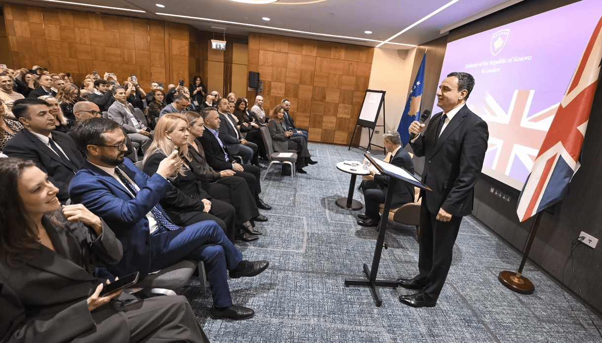 Nga Londra, Kurti u bën thirrje mërgimtarëve: Investoni në atdhe