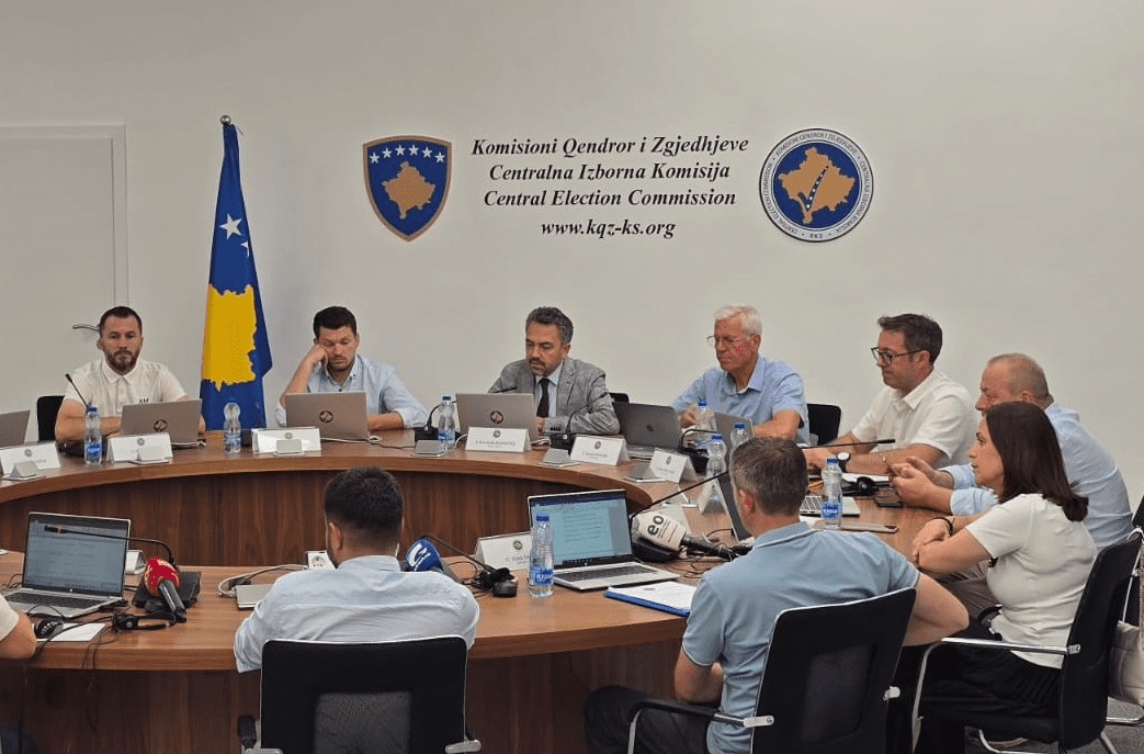 Kurteshi me fjalor të pahijshëm, personat e verbër i quan “qorra”