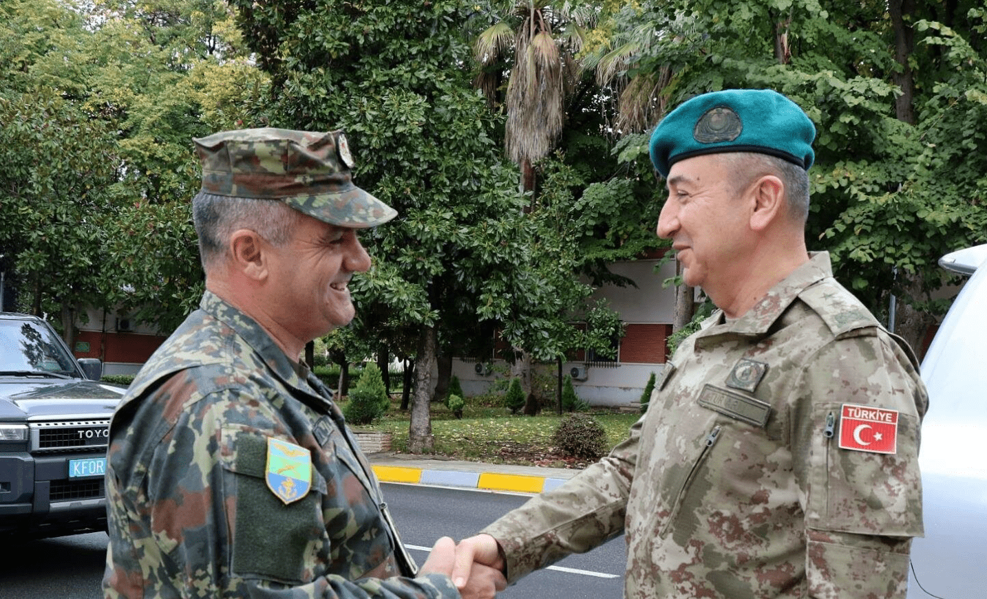 Kingji flet me Komandatin e KFOR-it për sigurinë në Kosovë