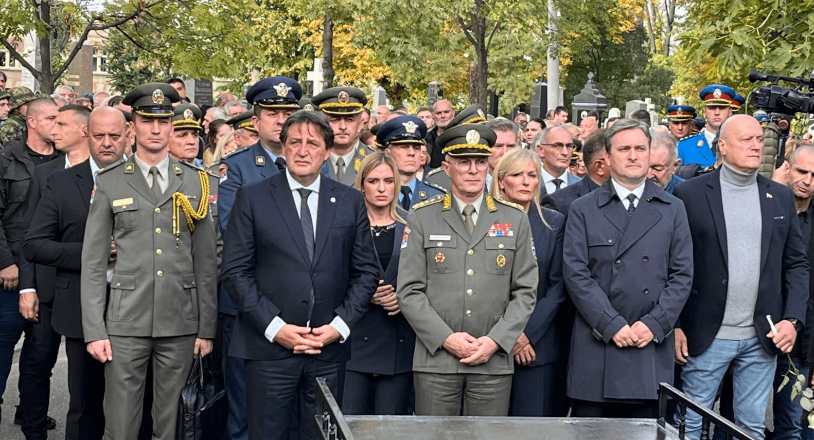 I dënuari për krime lufte në Kosovë varroset me nderime të larta shtetërore në Serbi