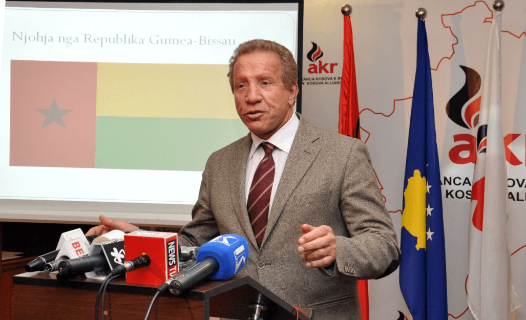 Behgjet Pacolli jep dorëheqje nga AKR-ja