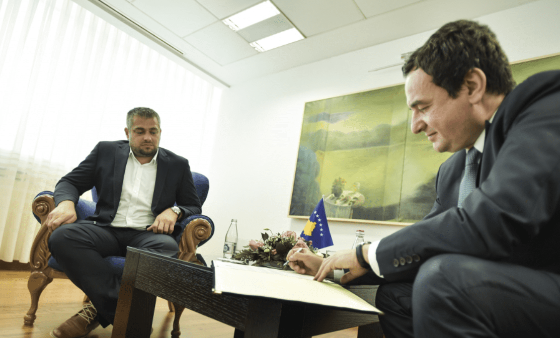 Andin Hoti reagon pas kritikave që mori: Askush nuk ma imponon bindjen