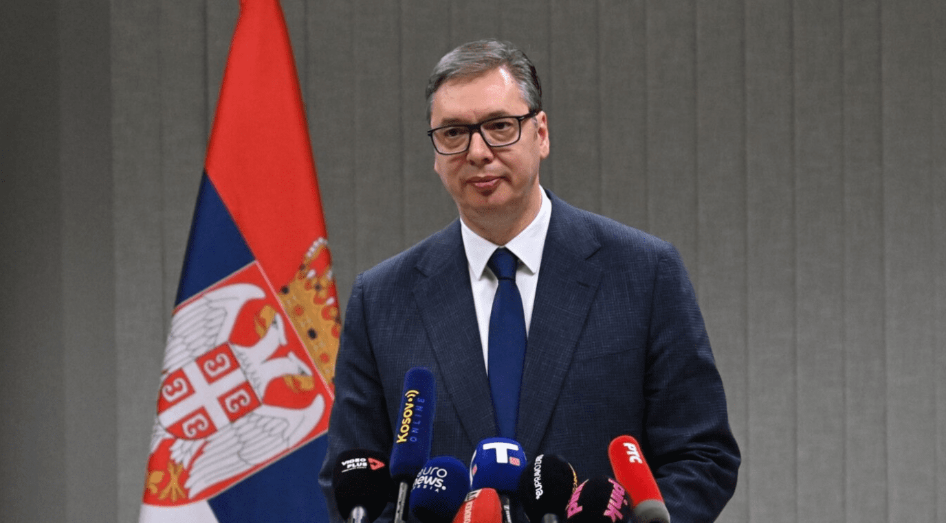 Vuçiq i mohon akuzat se qëndron pas incidenteve antiturke në Mal të Zi