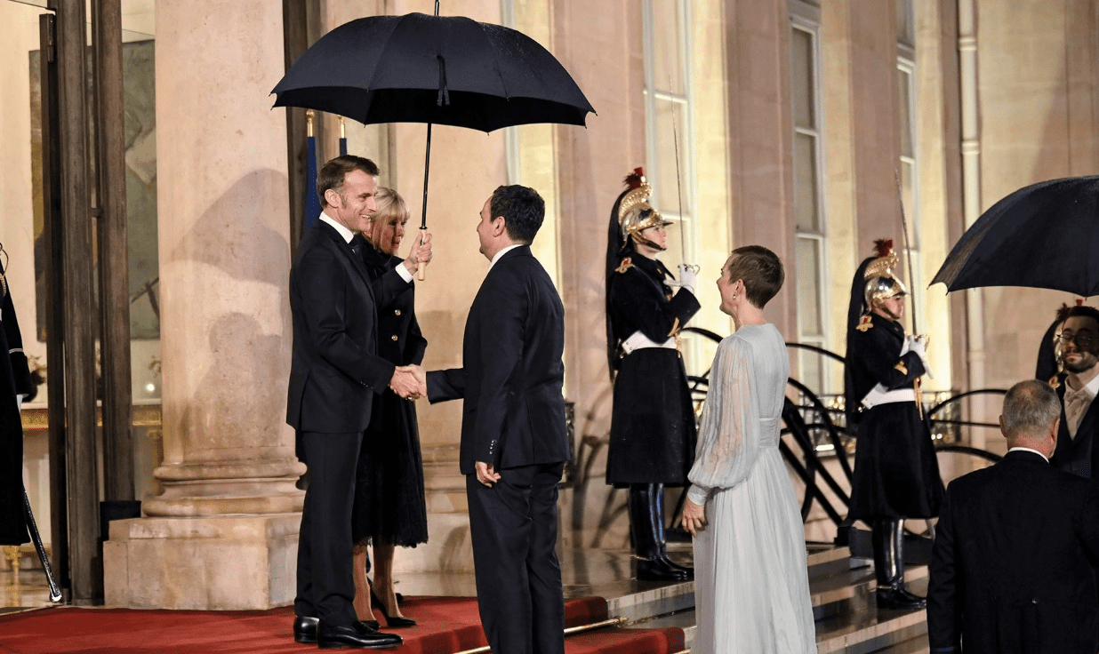 Kurti pritet nga Macron në Pallatin Élysée