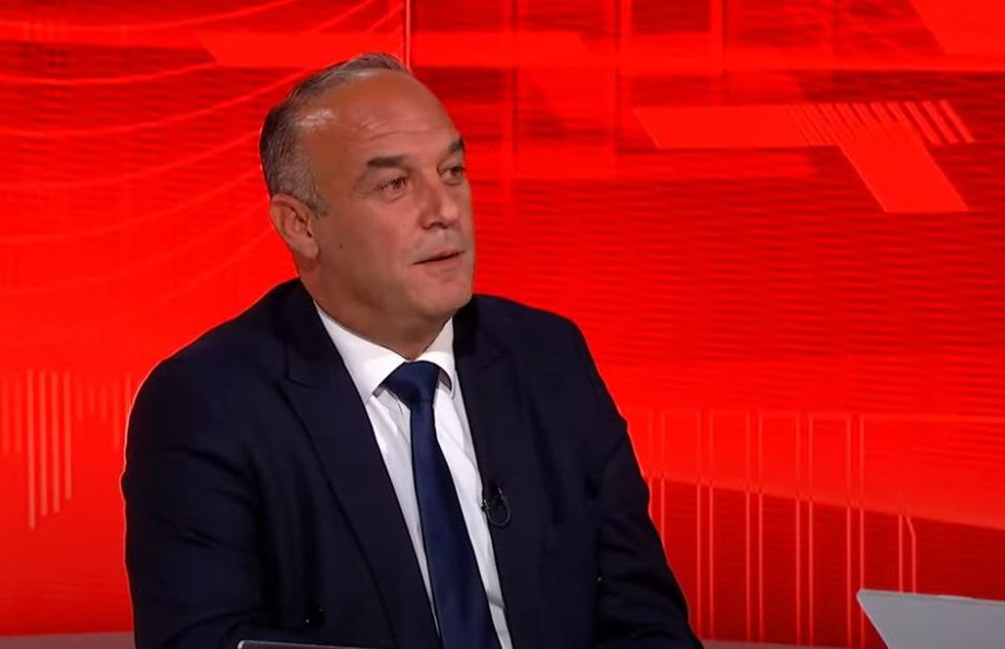 Shehu: Qeverinë s’do ta lë rehat për Gjakovën, nëse mbyllet dera do të hy nga dritarja