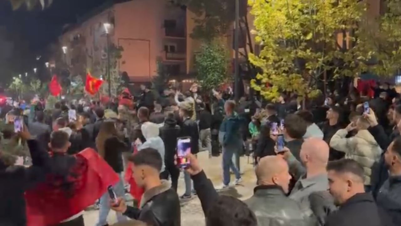 Prishtinë: Festoi golin e Shqipërisë me armë, intervenon policia