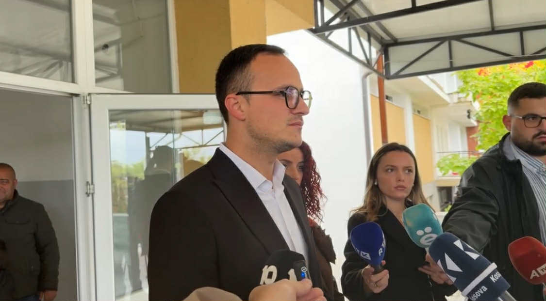 Voton edhe kandidati i LVV-së në Gjilan, Alban Hyseni