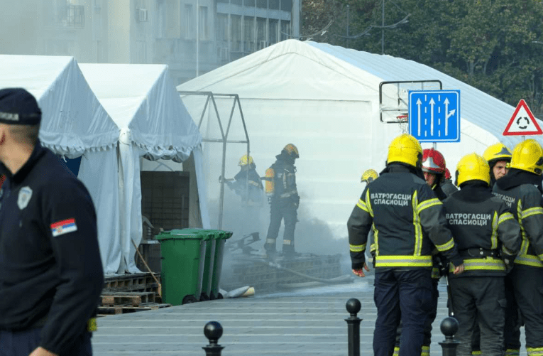 Serbi: Të shtëna me armë pranë Parlamentit, plagoset një person dhe digjet një tendë