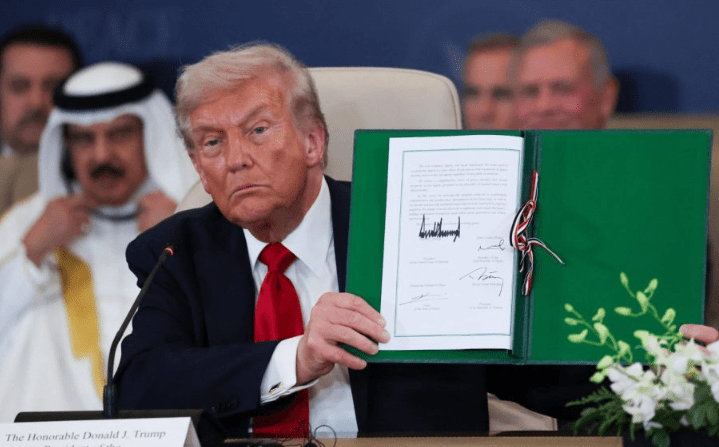 Trump: Nënshkruhet marrëveshja e paqes për Gazën