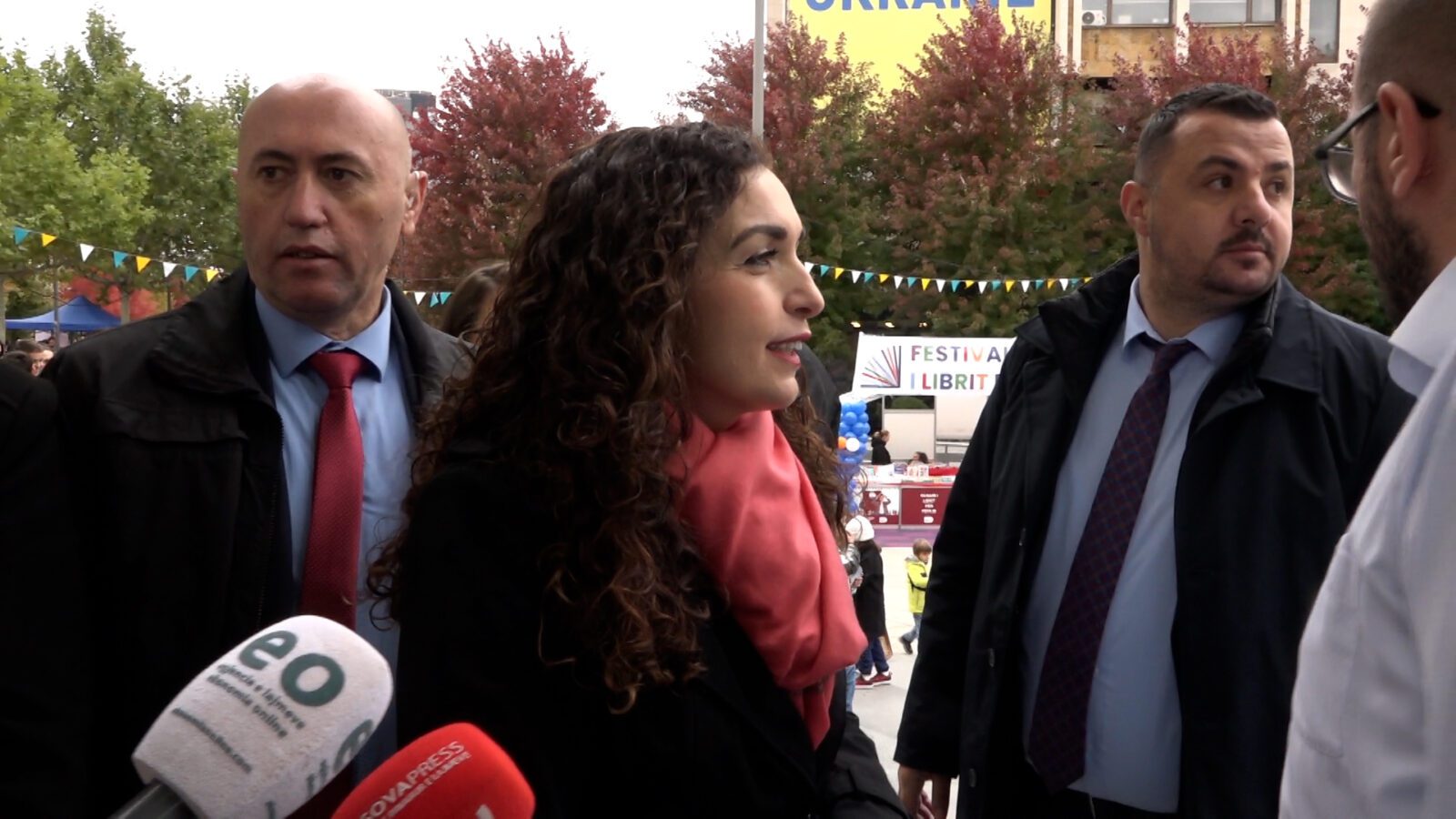 Osmanit-gazetarëve: A e prishni ju ditën me fëmijë me tema të Vuçiqit?
