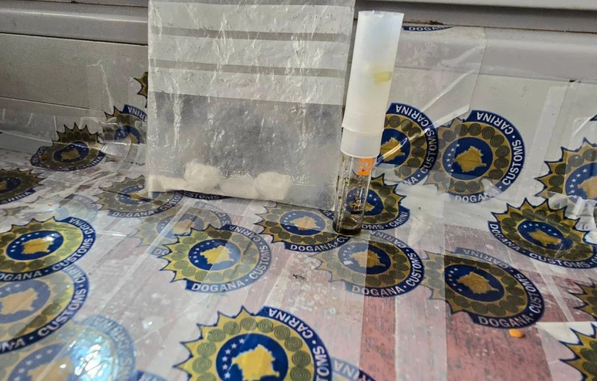 Çiftit në Han të Elezit i gjenden metamfetaminë në çantë e veturë