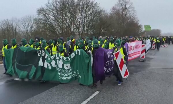 Gjermani: Protesta të dhunshme, ndërhyn policia