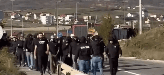 Policia përdor gazlotsjellës ndaj Torcidës, nuk u lejuan të shkojnë në stadiumin e Vushtrrisë