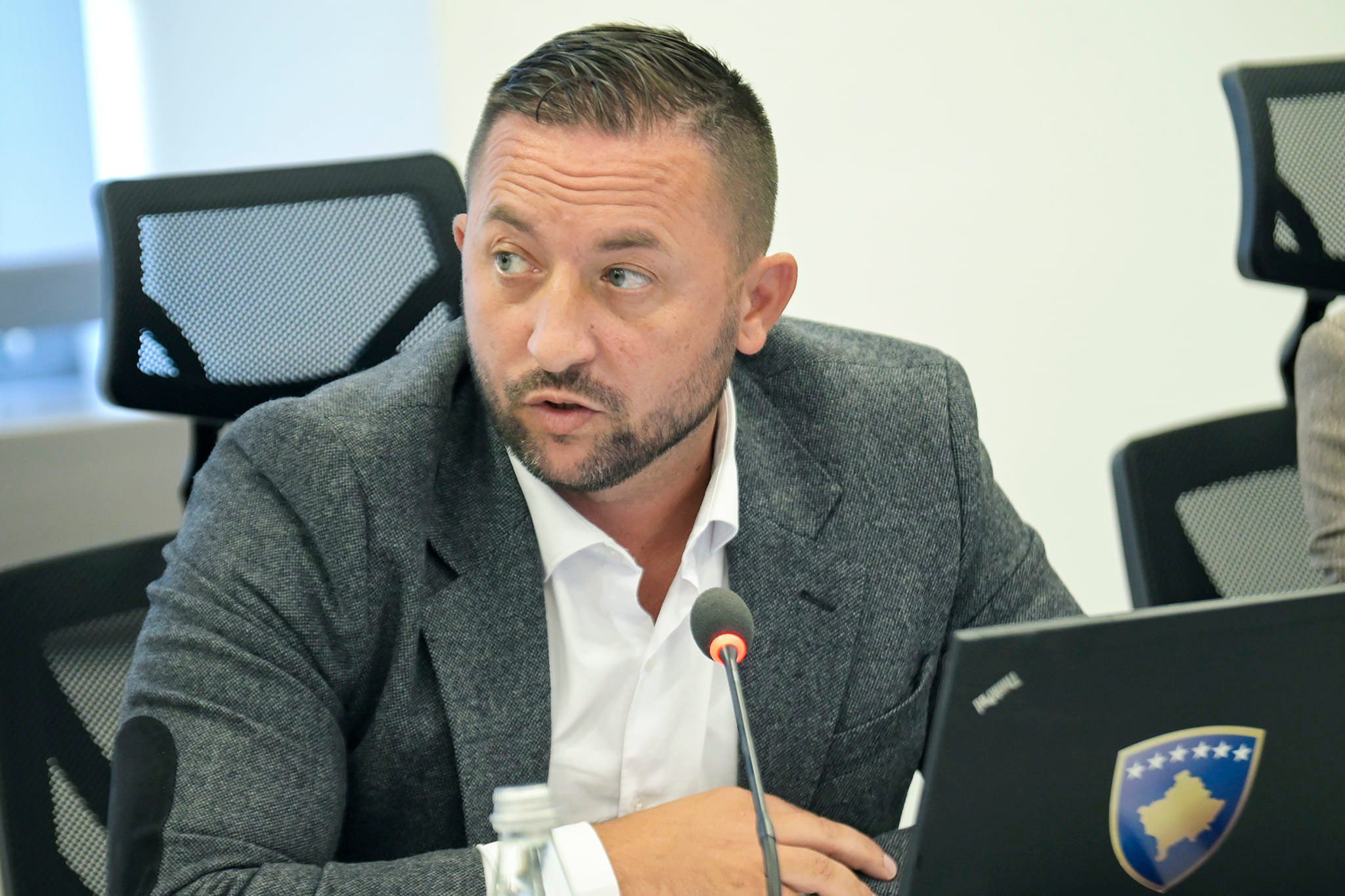 Armend Mehaj propozohet si “kryeministër i Qeverisë së unitetit kombëtar”