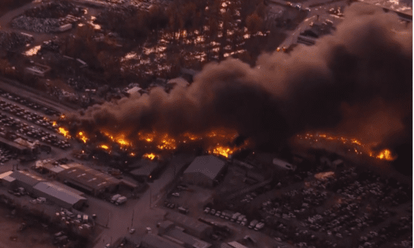 Të paktën 9 persona kanë humbur jetën pasi një aeroplan mallrash i UPS u rrëzua në Kentucky