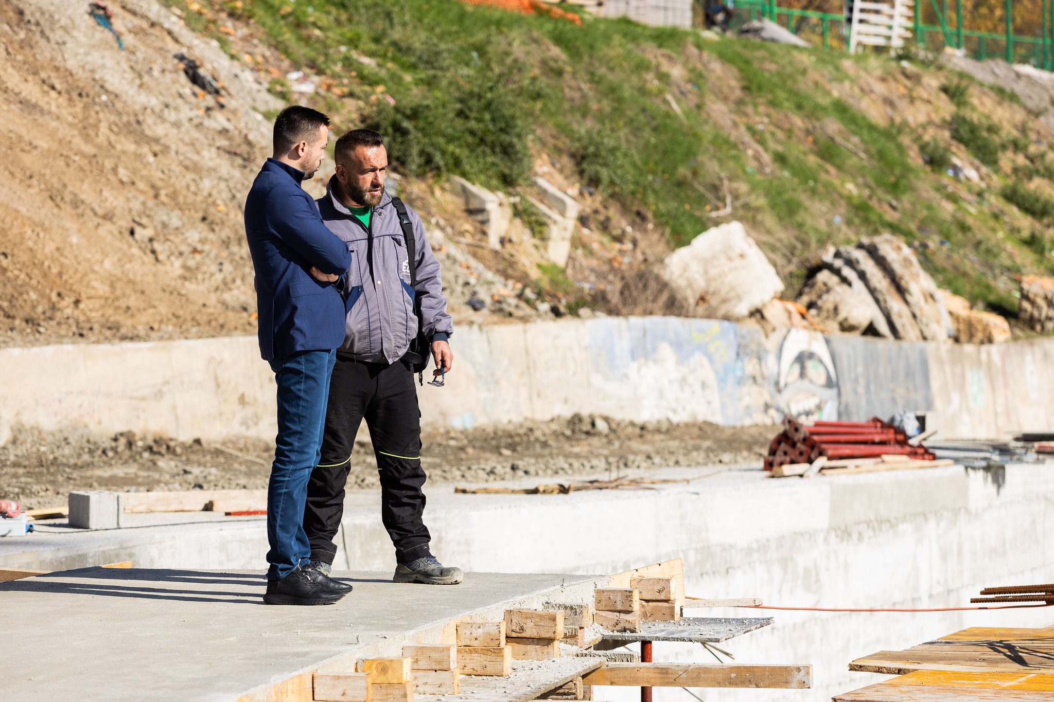 Tahiri nga vendpunishtja e dëmtuar të urës së re: Të hetohet me seriozitet se çfarë ka ndodhur