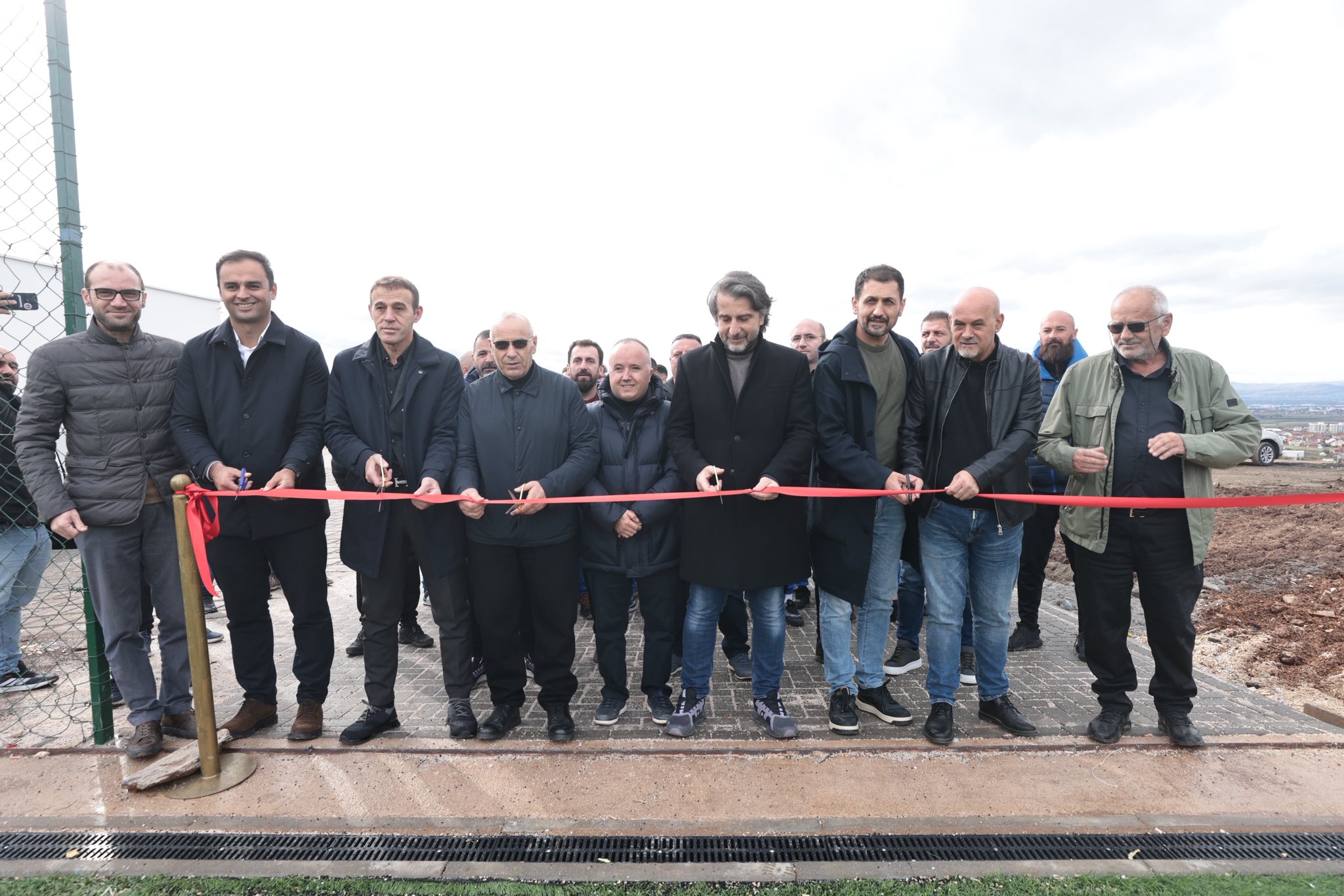 Përurohet stadiumi modern i Prishtinës së Re