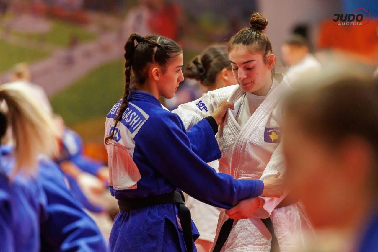 Laurinë Gashi prek finalen, triumfon ndaj kroates 