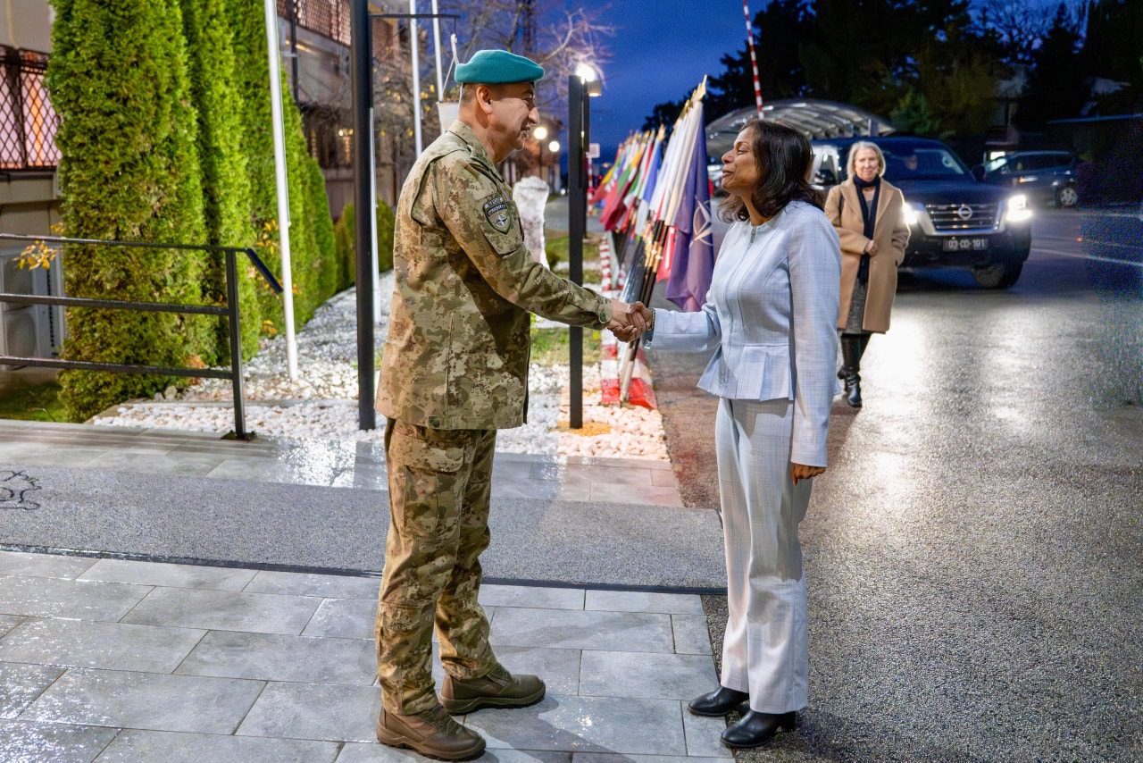 Ulutas pret në takim Prattipatin, vlerësohet kontributi i SHBA-së për sigurinë në rajon